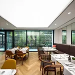 Lux Park 4*