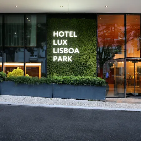 Hotell Lux Park 4*