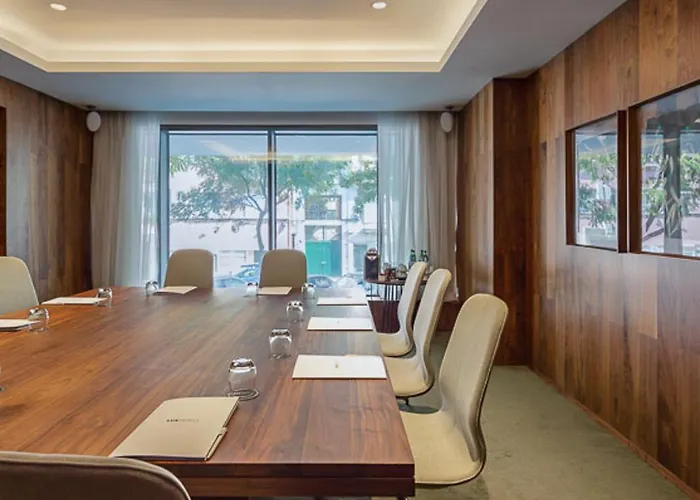 ラックス リスボア パーク 4*